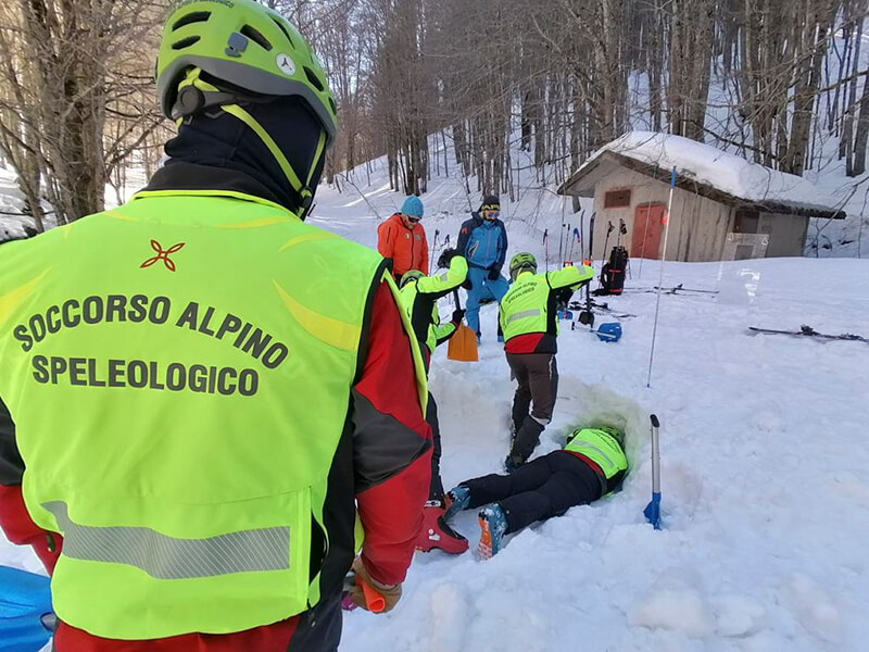 Formazione operatori soccorso alpino neve