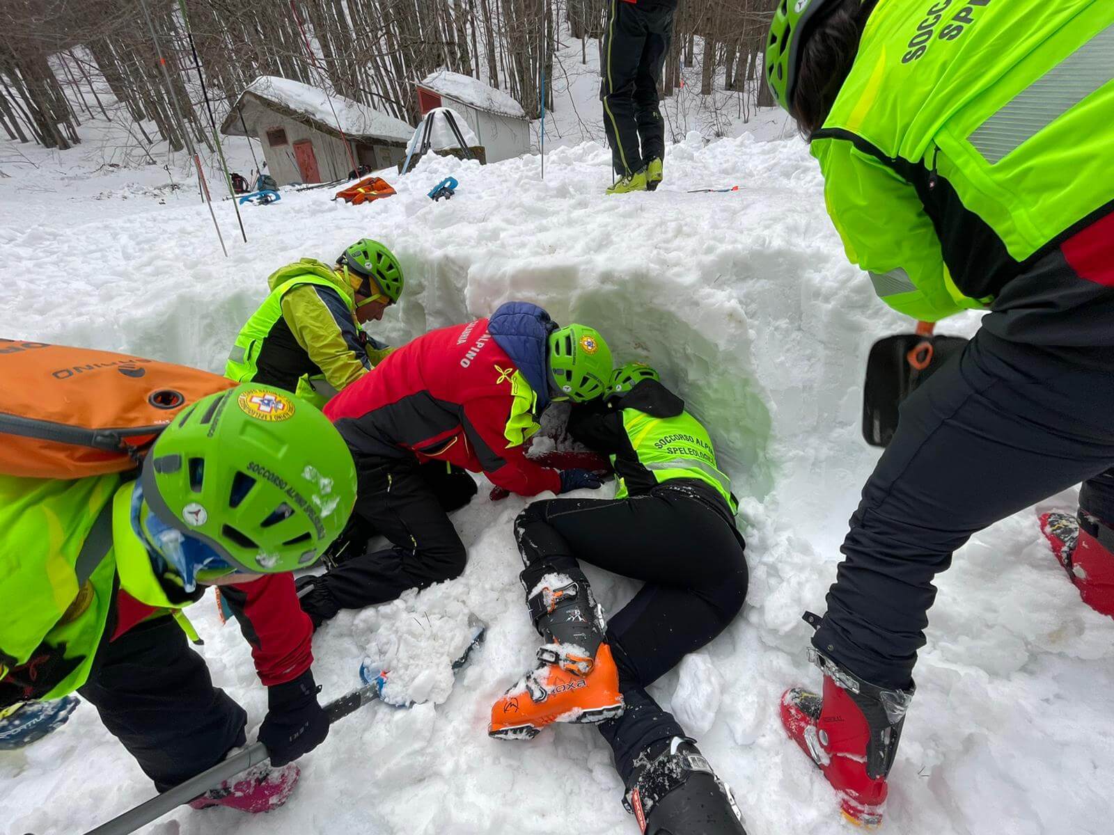 Formazione operatori soccorso alpino neve