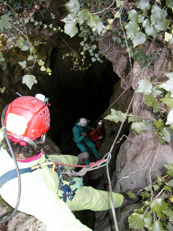 Interventi in cavità e grotte | CNSAS Calabria